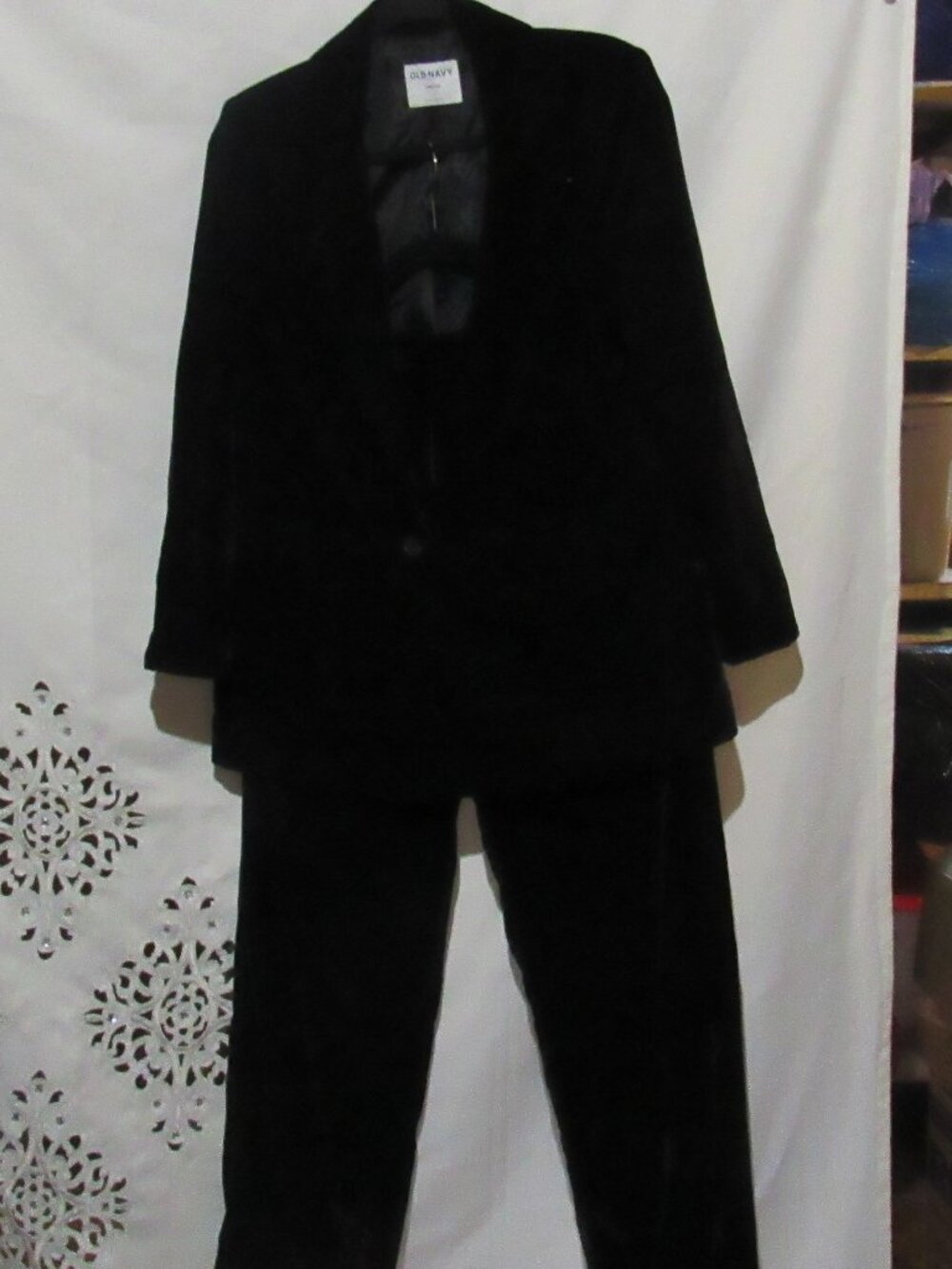 Old Navy Ladies Two Piece Black Velvet Suit, Size M Petite ZA211